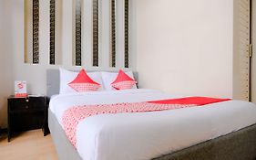 Oyo 2376 Tiara Family Residence